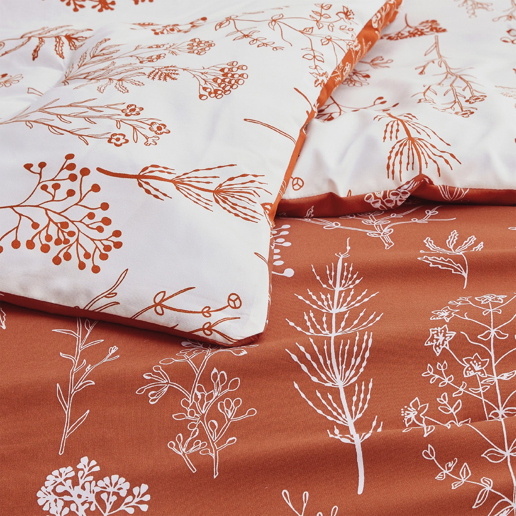 Reversible Floral Print Duvet Cover Set – Image 4