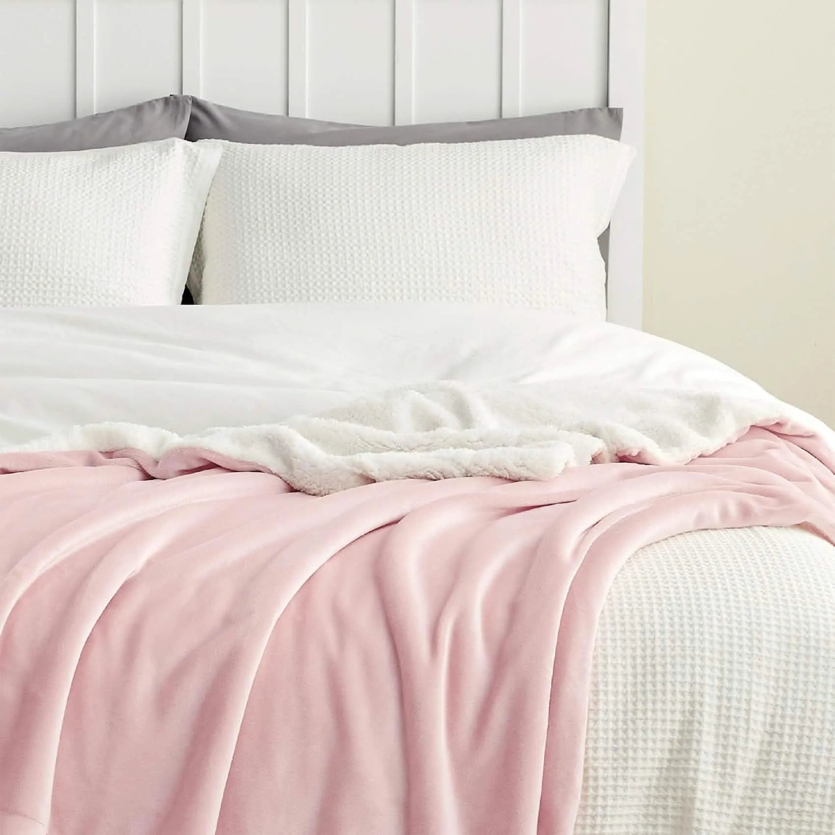 Sherpa Fleece Blanket – Image 3