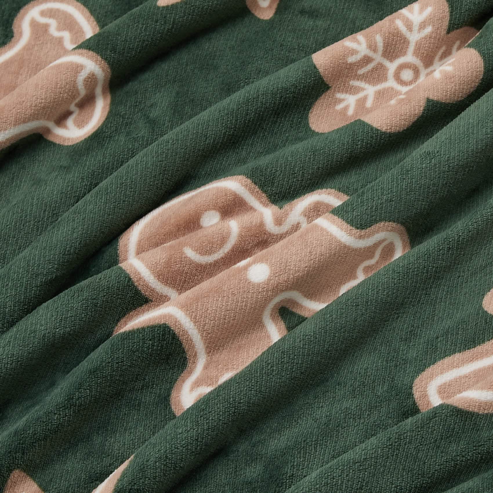Christmas Gingerbread Green Sherpa Throw Blanket – Image 2