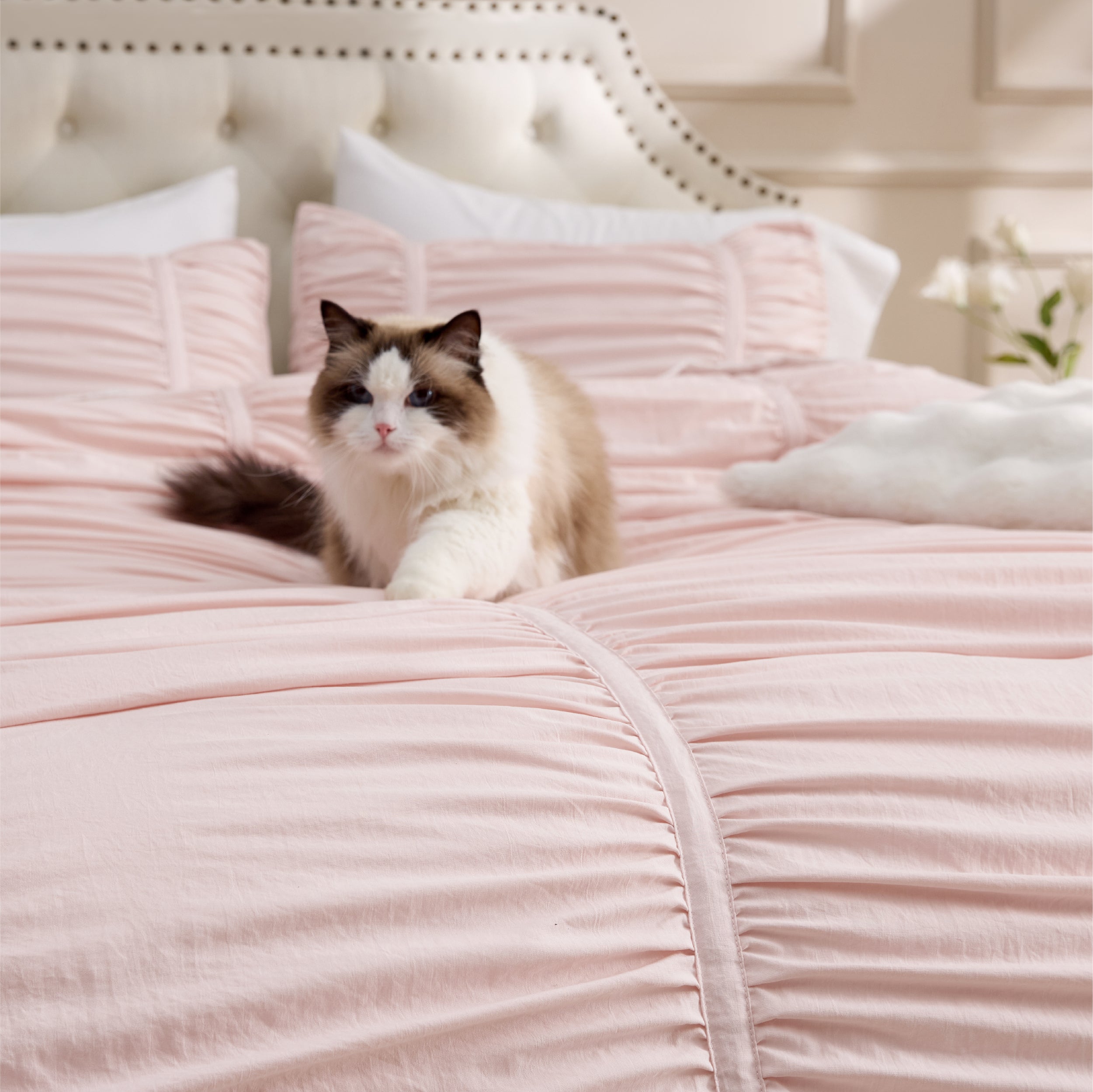 Ruched Bow Comforter Set – Image 3
