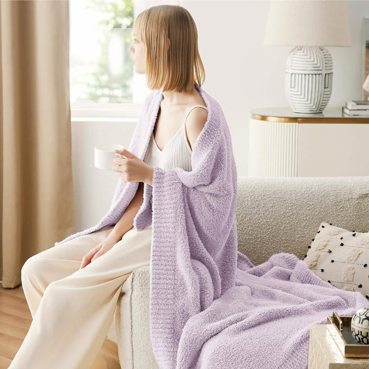 Feather Yarn Throw Blanket – Image 5