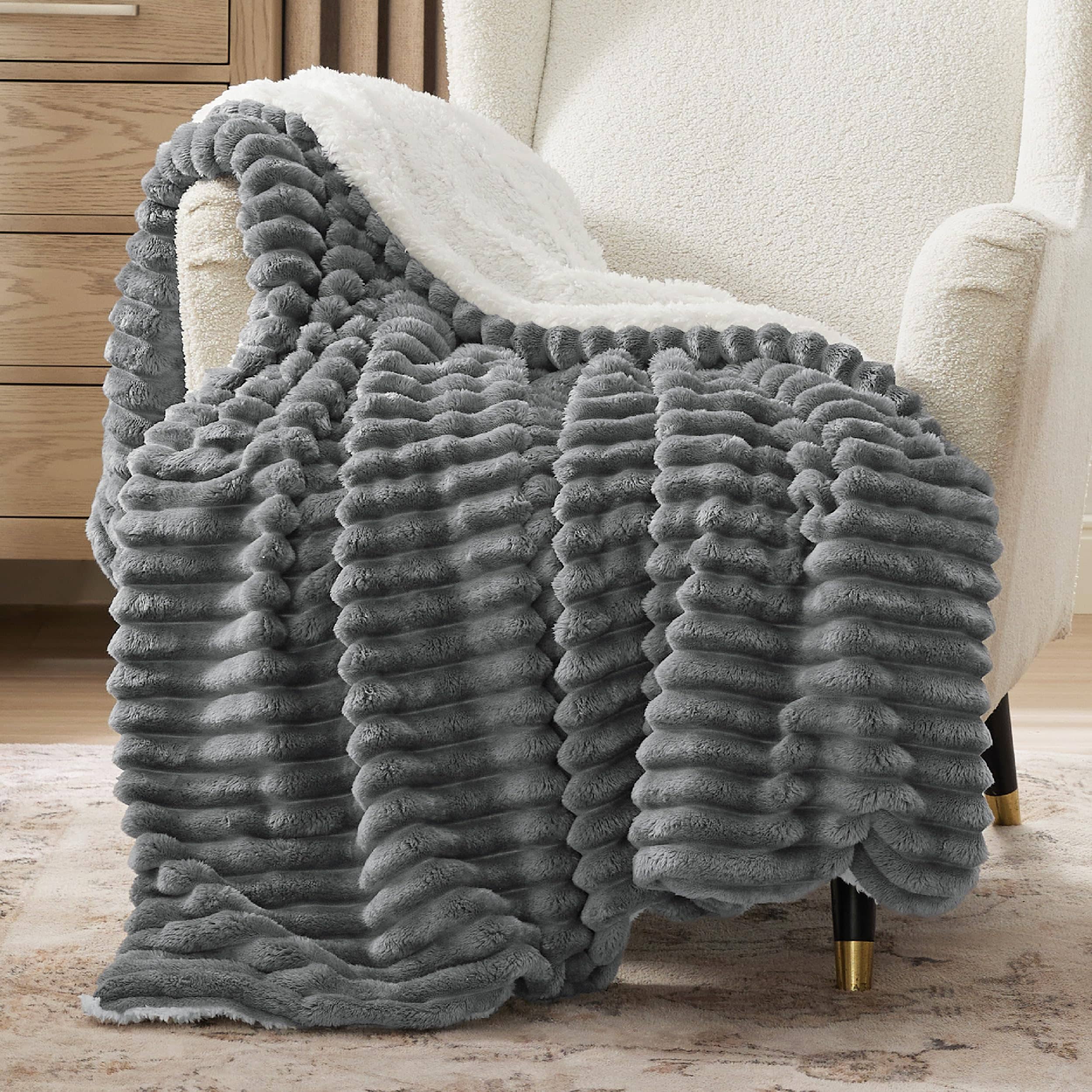 Jacquard Stripes Shaggy Sherpa Blanket – Image 3